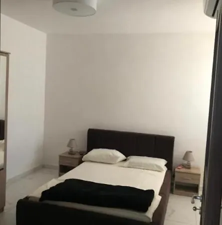 Plum Maisonette Διαμέρισμα *